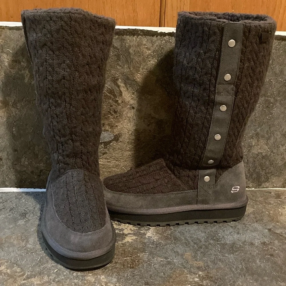 Charcoal Knit & Suede Sketchers Mid Calf Keepsake Boots EUC Size 8